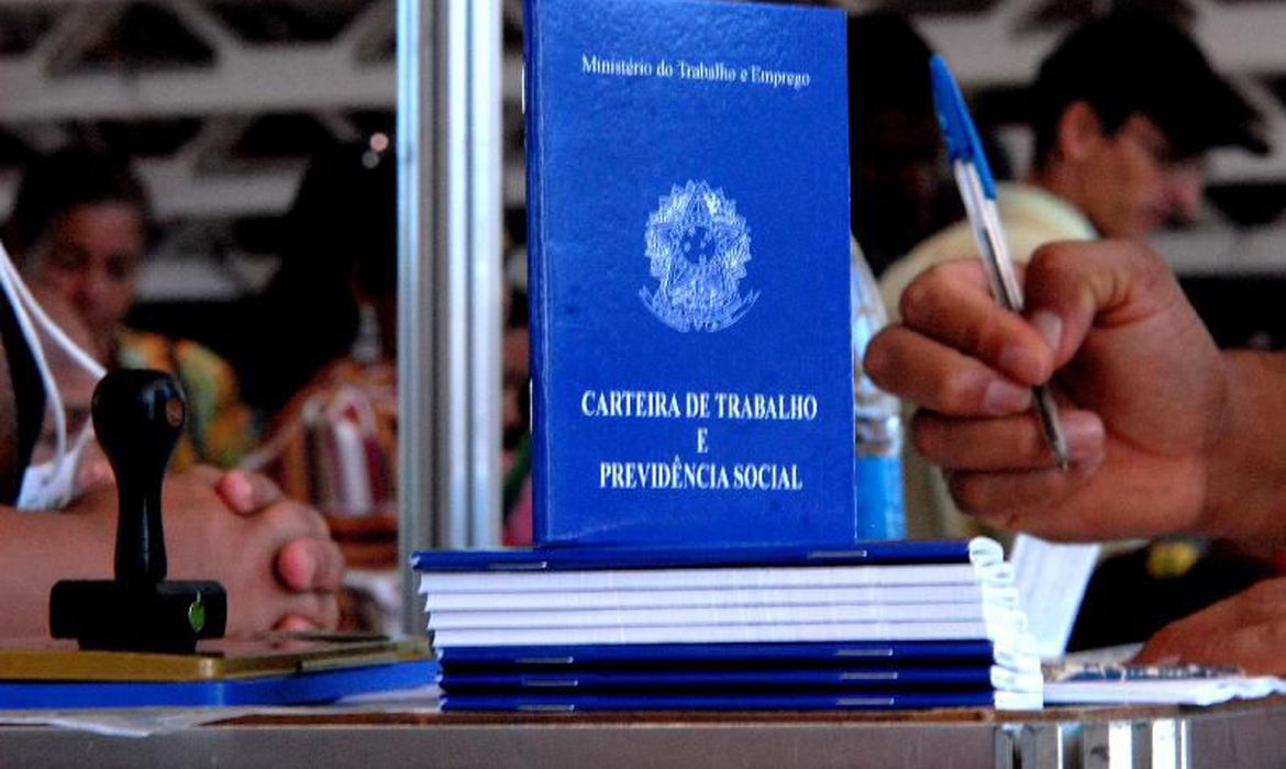 taxa-de-desemprego-no-brasil-e-a-mais-baixa-para-trimestres-ate-abril-da-serie