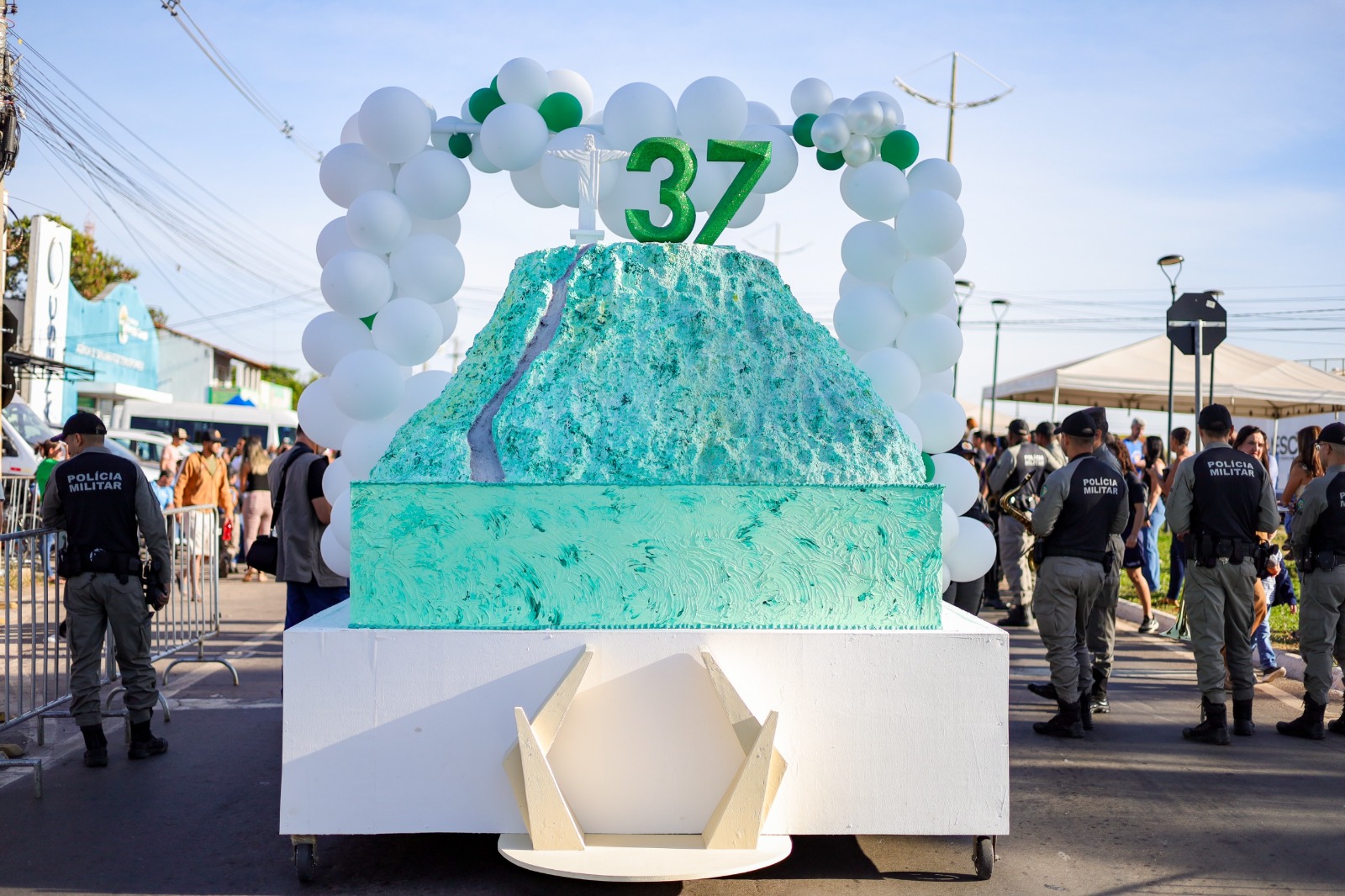 senador-canedo-celebra-37-anos-com-desfile-civico-e-grande-participacao-popular