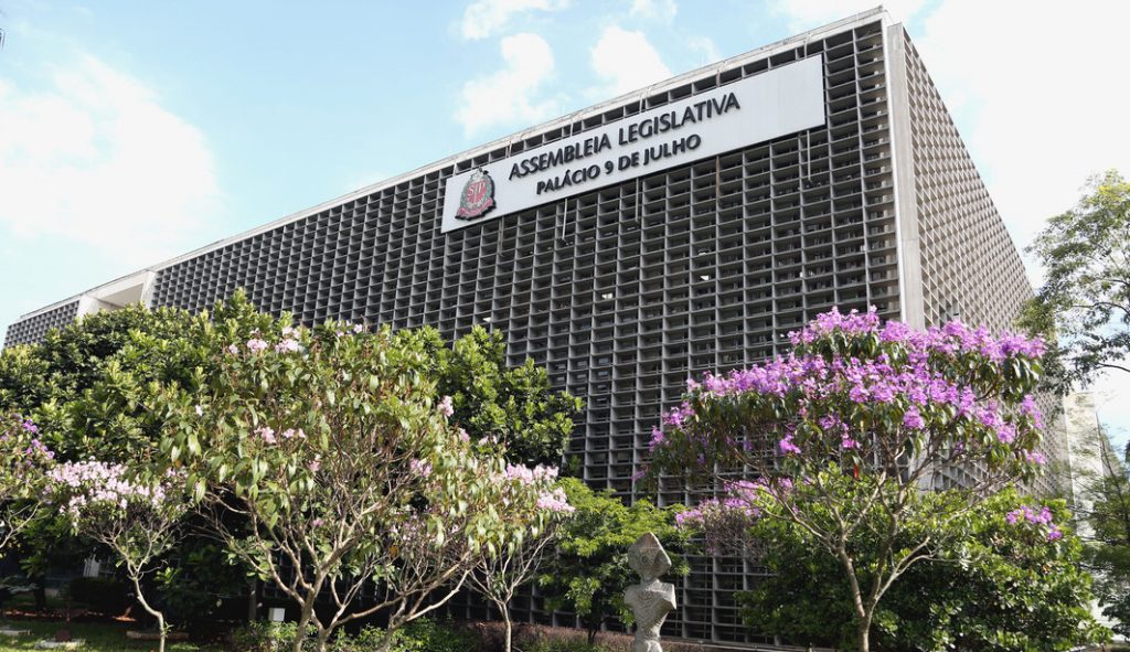mais-de-70-mulheres-tiveram-mandatos-cassados-em-10-anos-no-pais