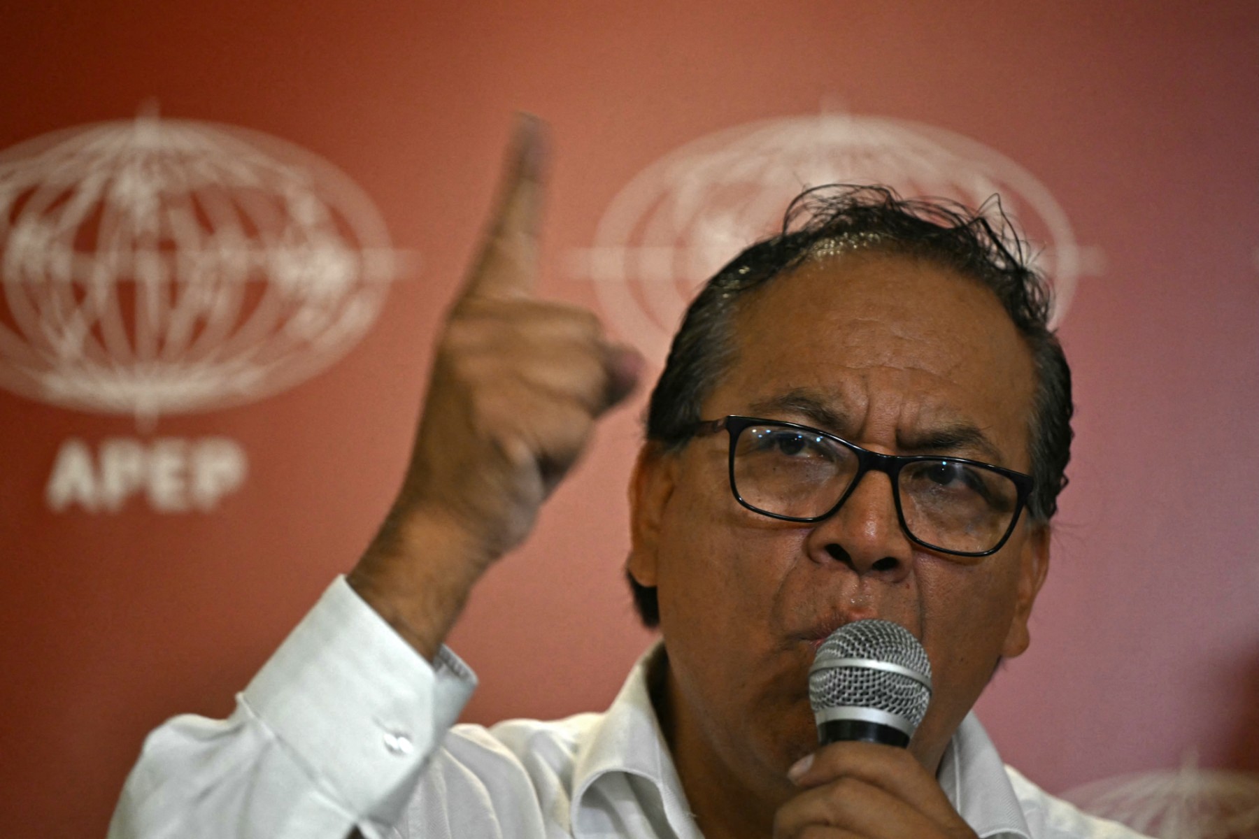 candidato-de-esquerda-a-presidencia-do-peru-diz-que-buscara-relacoes-‘respeitosas’-com-eua