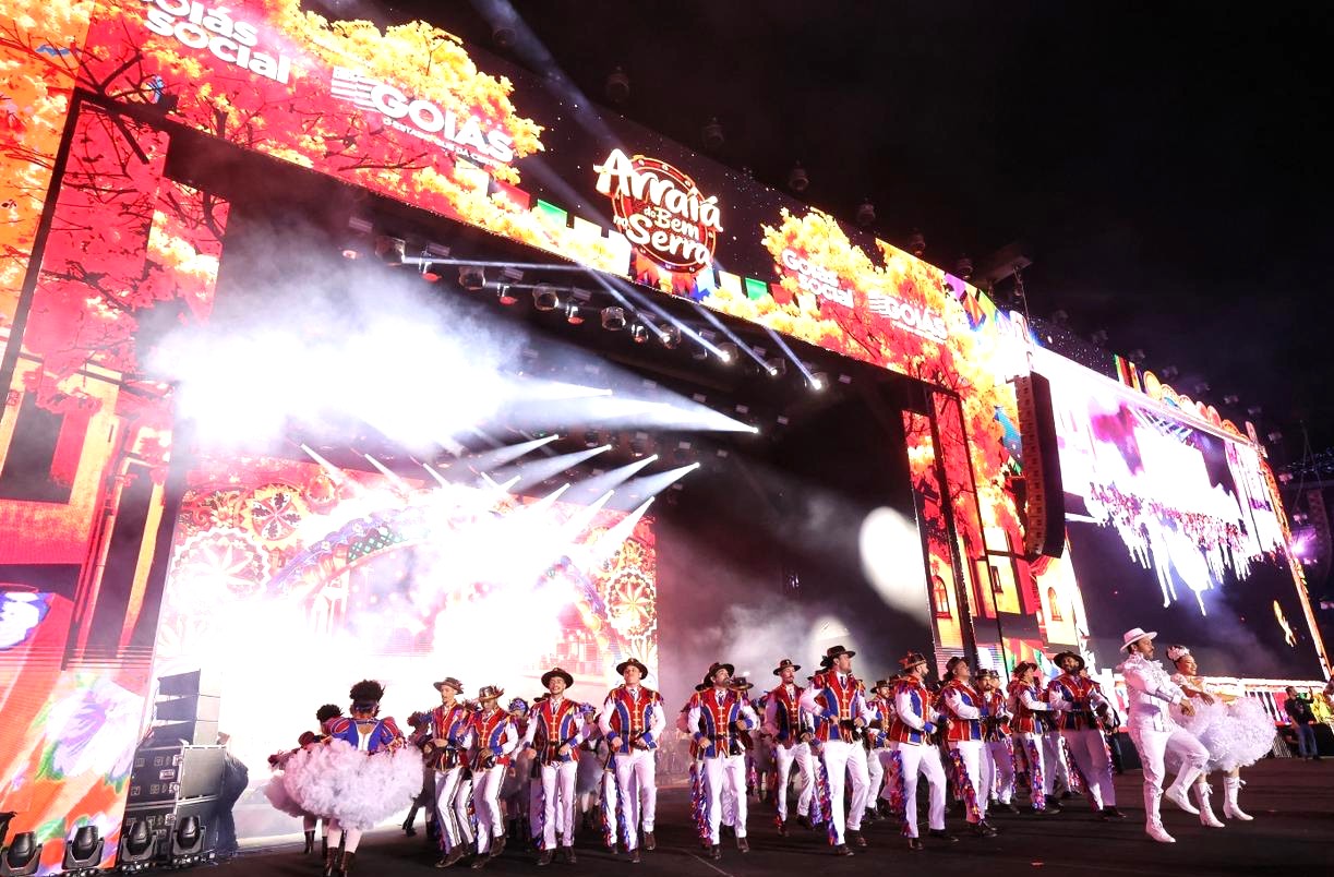 primeira-noite-do-arraia-do-bem-reune-milhares-de-pessoas-em-goiania
