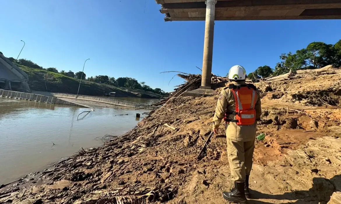 ponte-de-r$-36-milhoes-desaba-e-deixa-quatro-feridos-no-acre