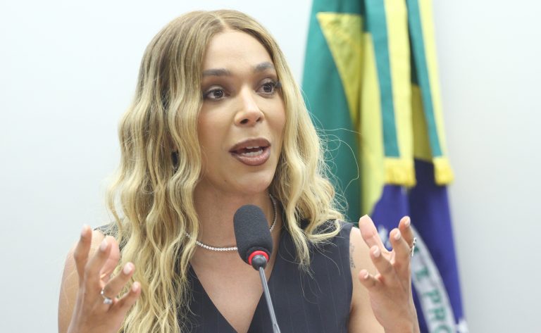 comissao-da-mulher-realiza-tribuna-das-mulheres-sobre-defesa-da-terra