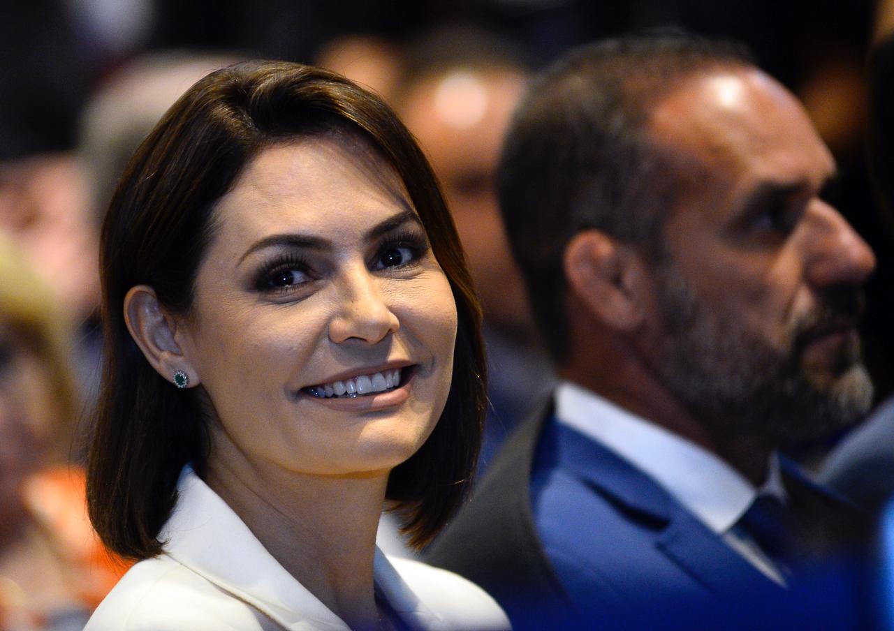 michelle-diz-que-ajudara-campanha-de-flavio-bolsonaro-no-‘momento-certo’