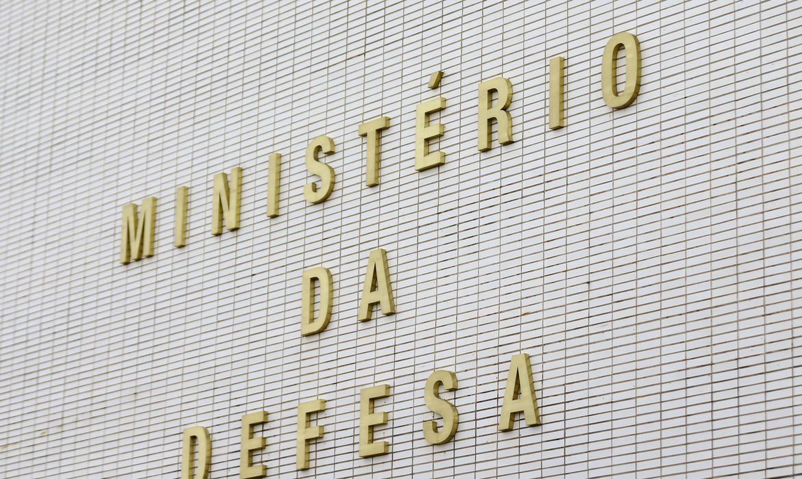 defesa-vira-desafio-central-da-politica-externa,-diz-assessor