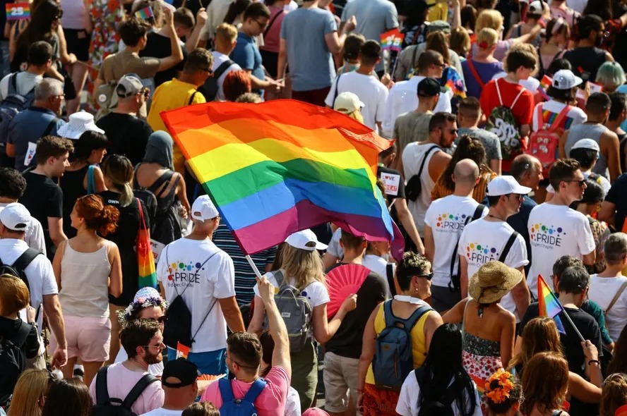 justica-federal-afasta-restricao-do-cfm-e-autoriza-bloqueio-hormonal-para-adolescente-trans