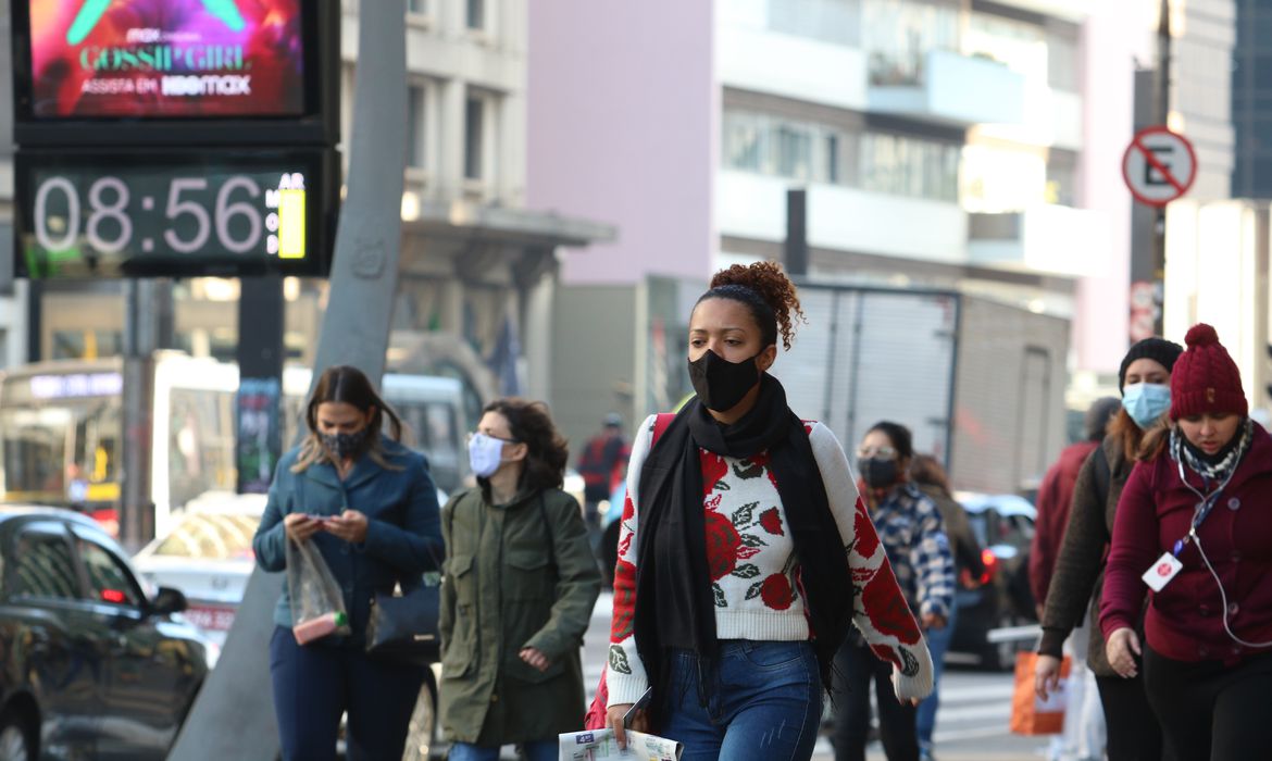 massa-de-ar-frio-derruba-temperaturas-no-sul-e-mantem-alerta-para-chuvas-no-sudeste