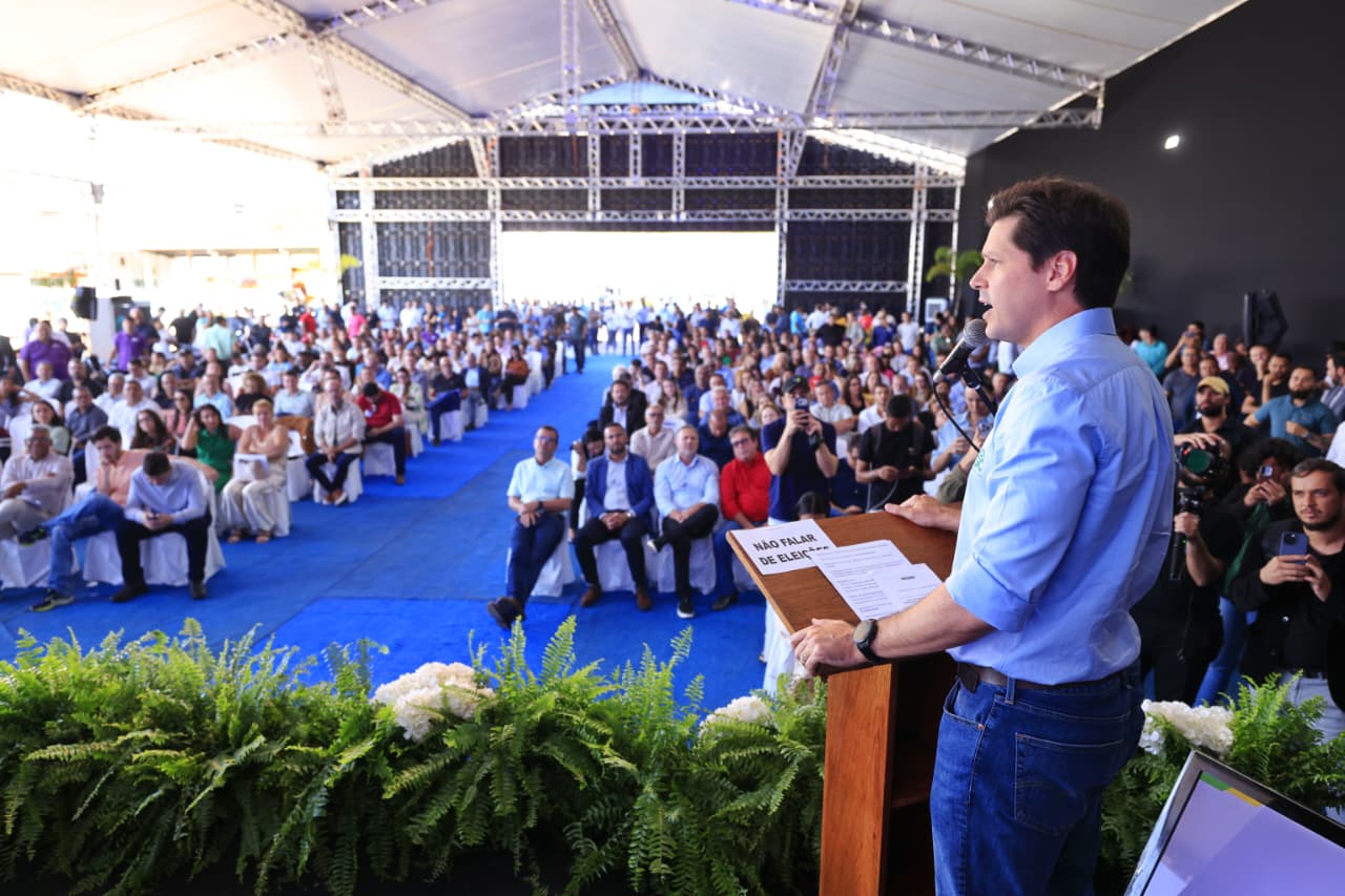 daniel-vilela-entrega-r$-108-milhoes-em-beneficios-a-156-municipios-goianos
