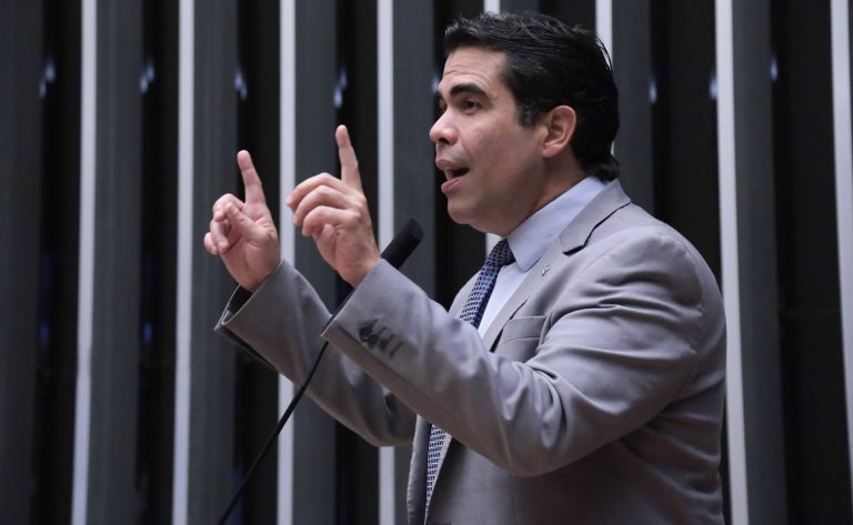 comissao-aprova-diretriz-de-mobilidade-para-professores