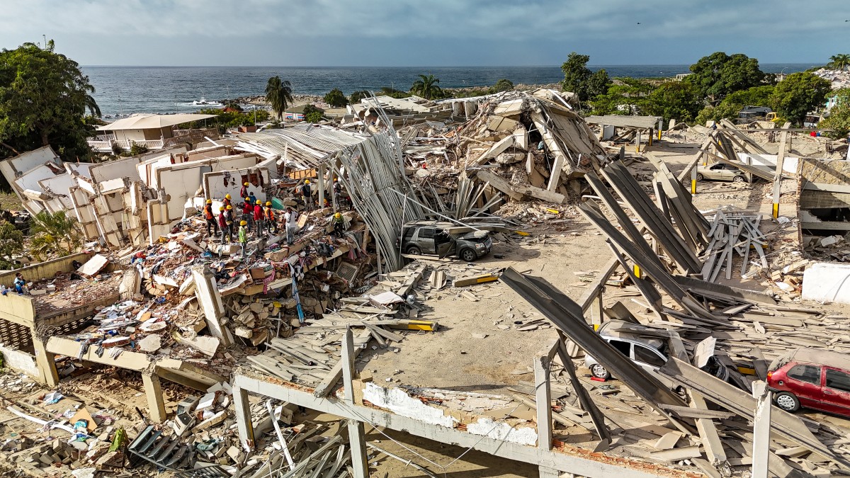 crianca-de-11-anos-e-resgatada-em-escombros-de-terremoto-na-venezuela:-‘esperanca’