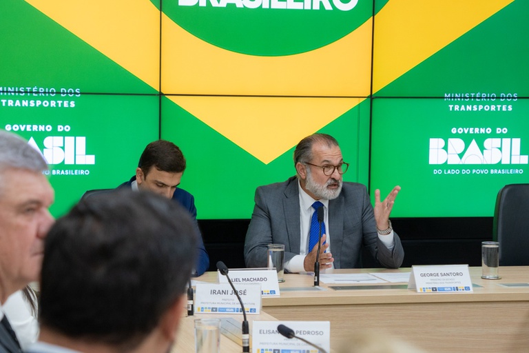 ministerio-firma-acordos-para-destinar-trechos-ferroviarios-ociosos
