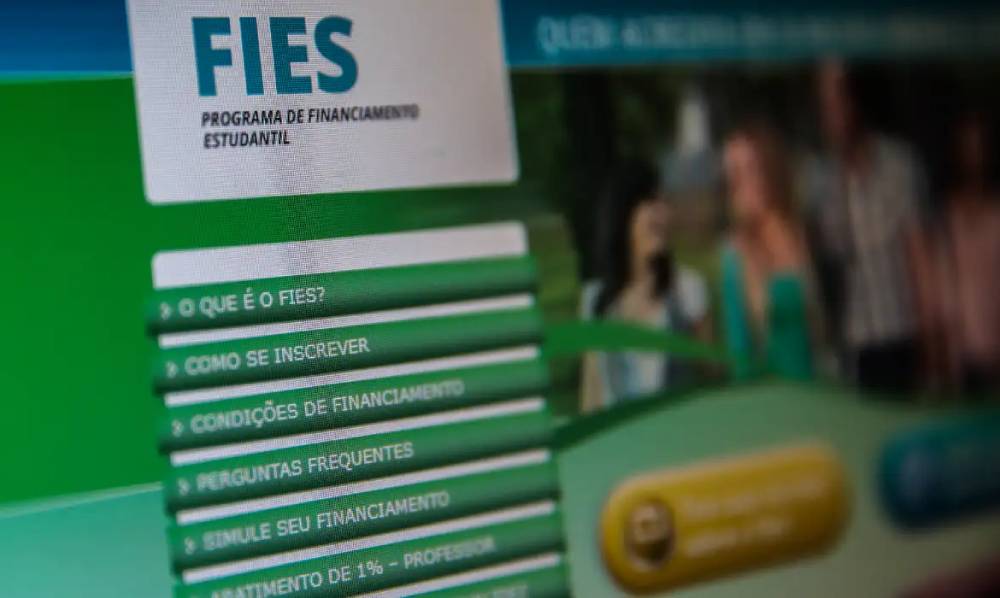 estudantes-e-faculdades-pedem-revisao-das-regras-do-fies