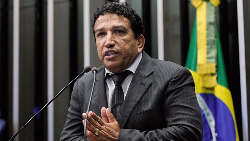 magno-malta-cobra-urgencia-para-votar-ensino-domiciliar-no-senado