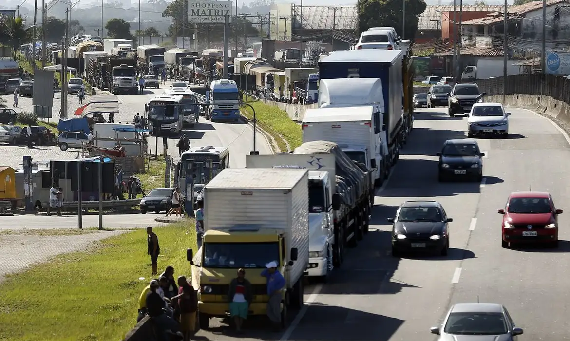 governo-cria-nova-categoria-de-parada-de-caminhoneiros-para-dobrar-areas-de-descanso-no-pais