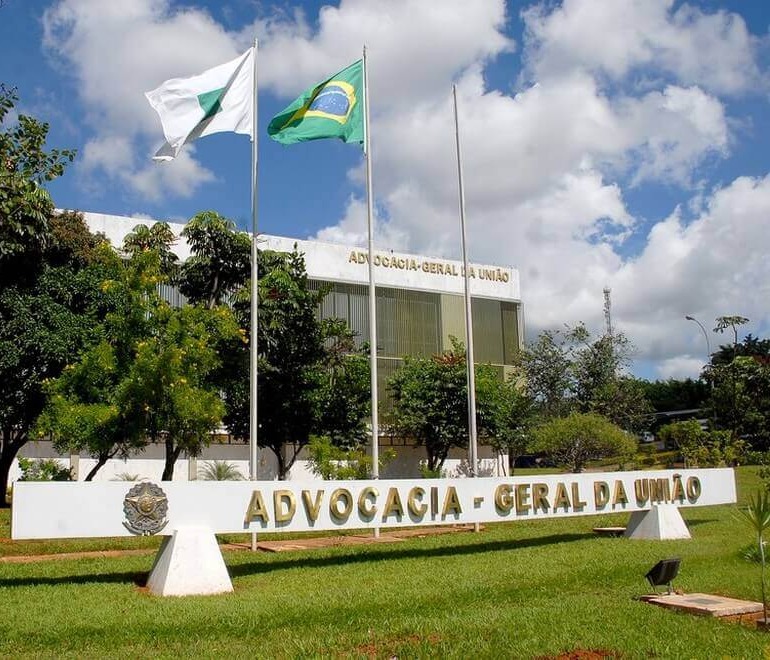 trf4-mantem-condenacao-de-ex-servidora-do-inss-por-fraude-milionaria