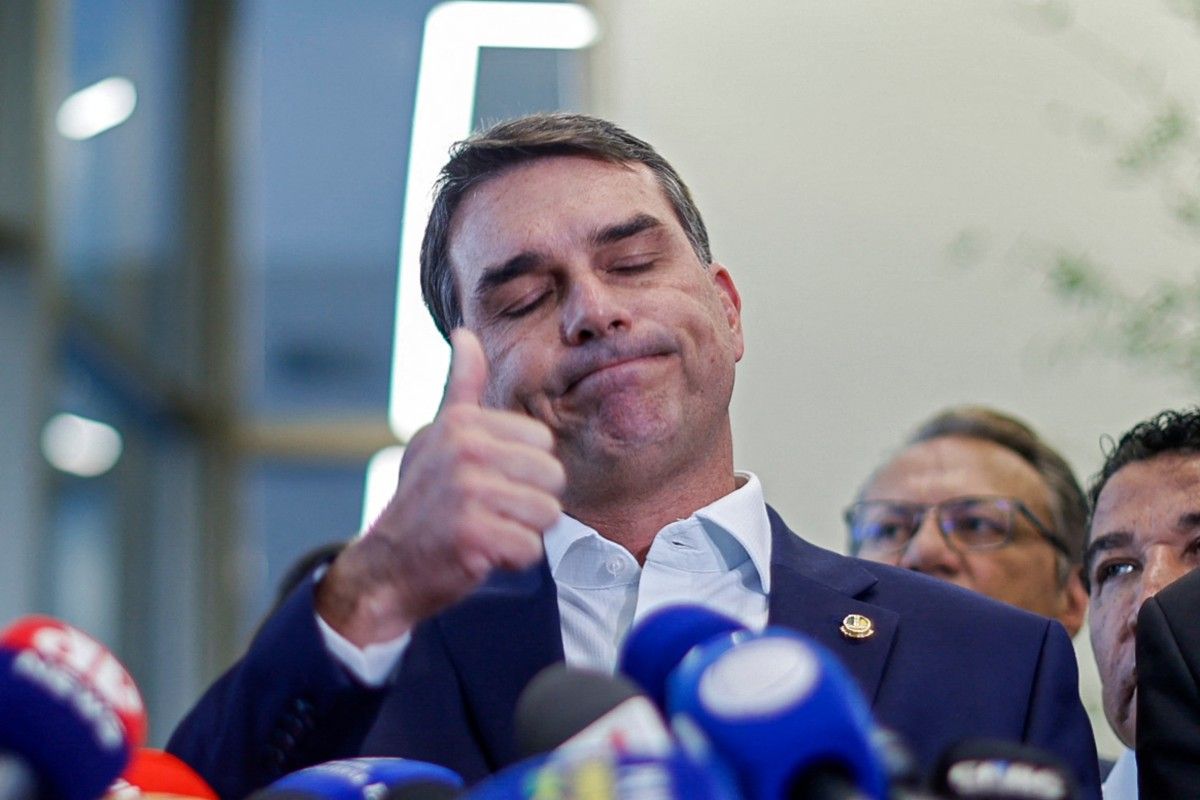 ‘e-a-mulherada-que-manda’,-diz-flavio-bolsonaro-apos-desgaste-com-michelle-e-fala-de-aliado