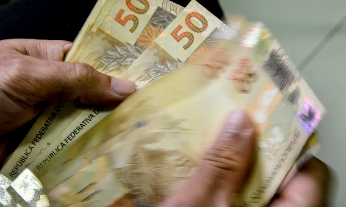 datafolha:-mais-brasileiros-preferem-pagar-menos-impostos-do-que-ter-servico-publico-gratuito