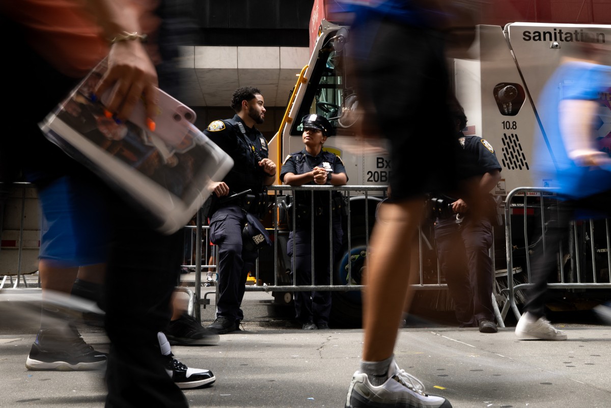 oito-pessoas,-incluindo-quatro-criancas,-sao-baleadas-em-nova-york