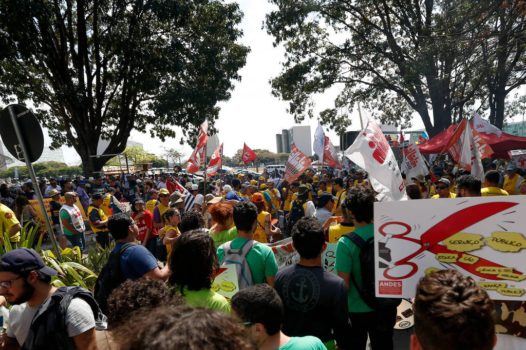 projeto-de-lei-cria-disputa-entre-sindicatos-e-associacoes-por-representacao-de-servidores