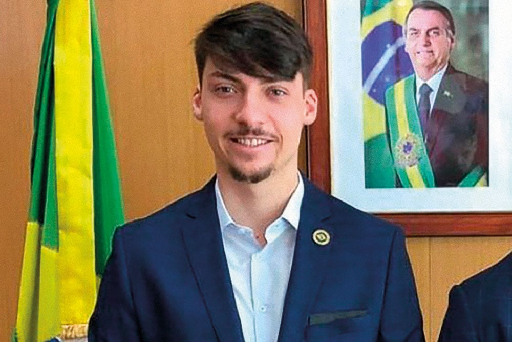 jair-renan-bolsonaro-anuncia-pre-candidatura-a-deputado-federal-por-santa-catarina