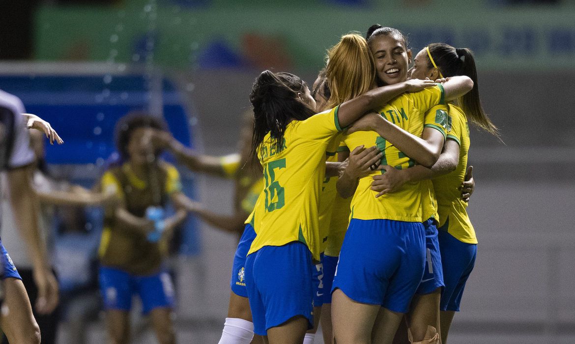 lei-ajusta-ferias-escolares-de-2027-por-causa-da-copa-feminina