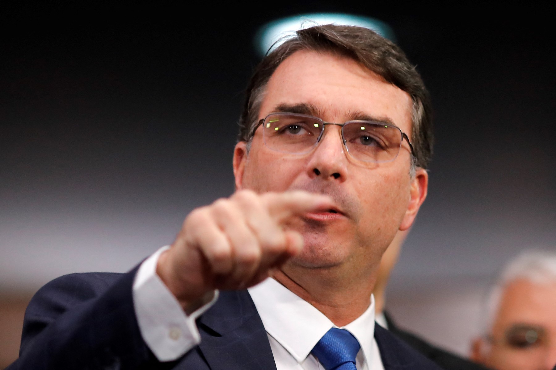 busca-e-apreensao-foi-surpresa-e-constrangimento-danado,-reviraram-tudo,-diz-flavio-bolsonaro