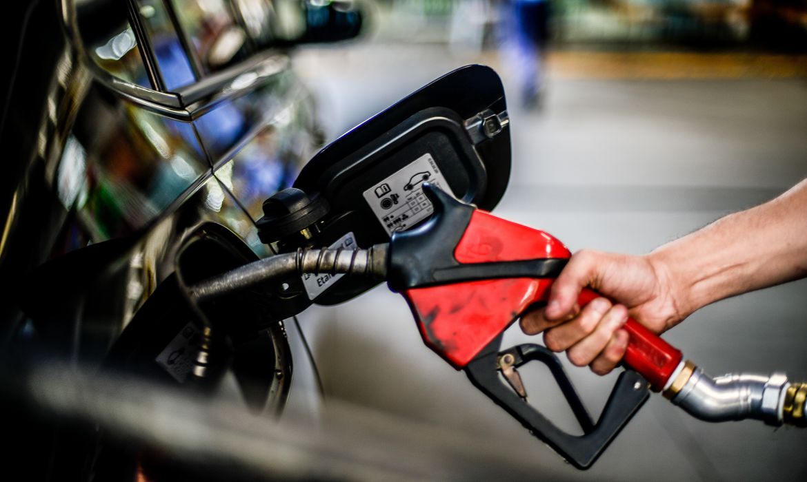 durigan:-e-preciso-cautela-na-retirada-de-subsidios-de-combustiveis,-com-nova-alta-do-petroleo