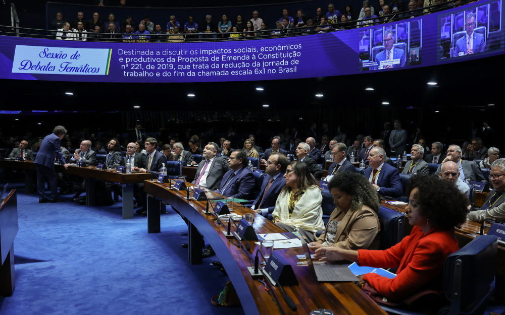 senado-aprova-aumento-de-penas-para-crimes-contra-professores-e-medicos