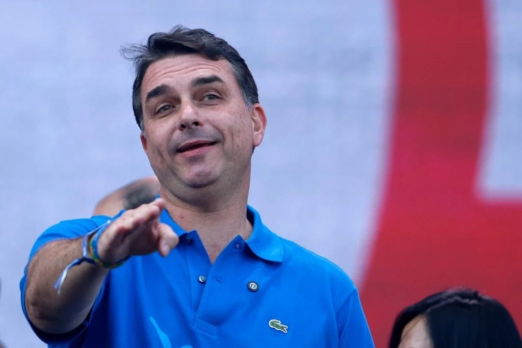 chamado-de-‘tariflavio’,-flavio-bolsonaro-retuita-rubio-e-culpa-lula-pelo-tarifaco