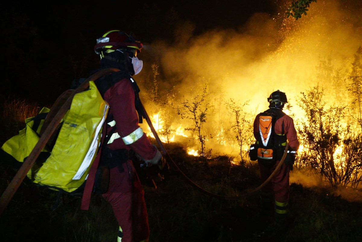 incendio-na-espanha-queima-13-mil-hectares-e-expulsa-centenas-de-casa