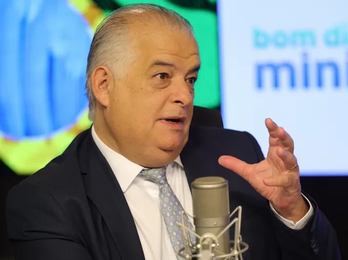 dois-ex-ministros-de-lula-sao-autorizados-a-receber-salario-do-governo-enquanto-fazem-campanha
