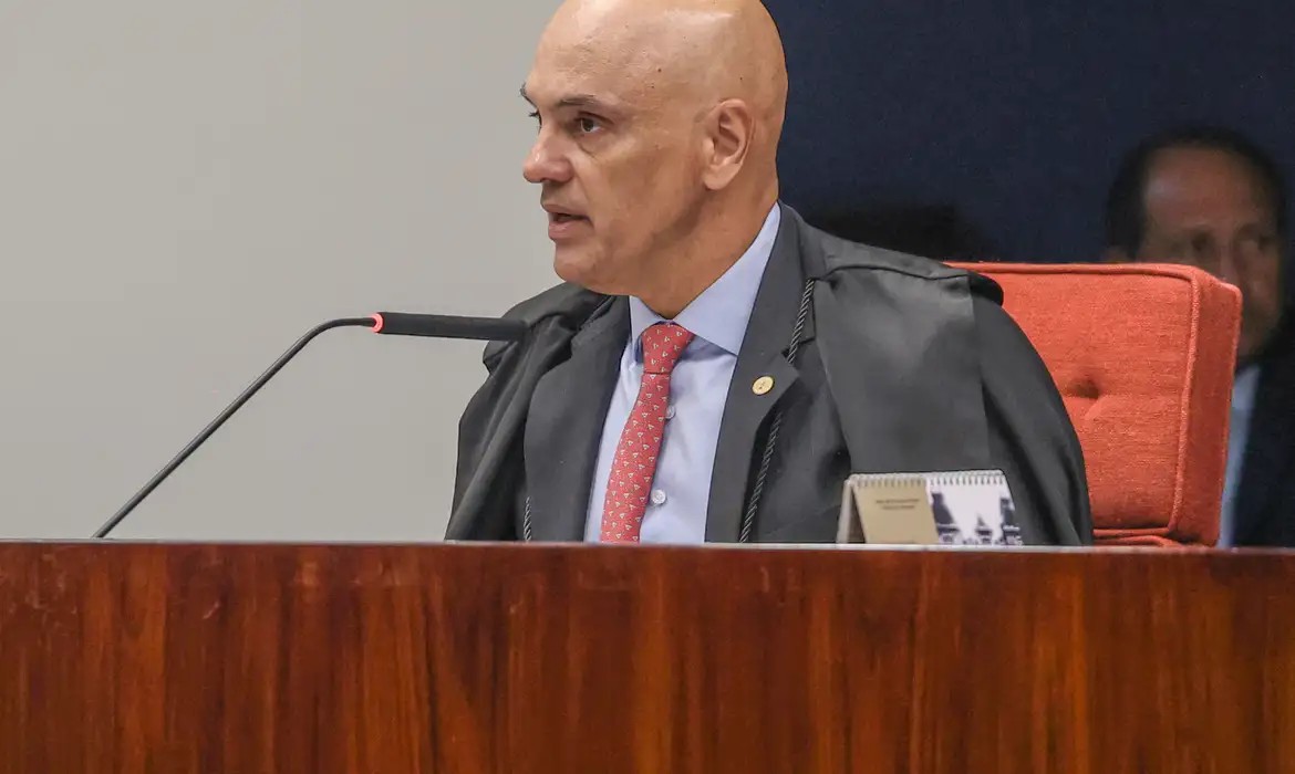 moraes-pede-manifestacao-da-pgr-apos-ausencia-de-flavio-bolsonaro-na-pf