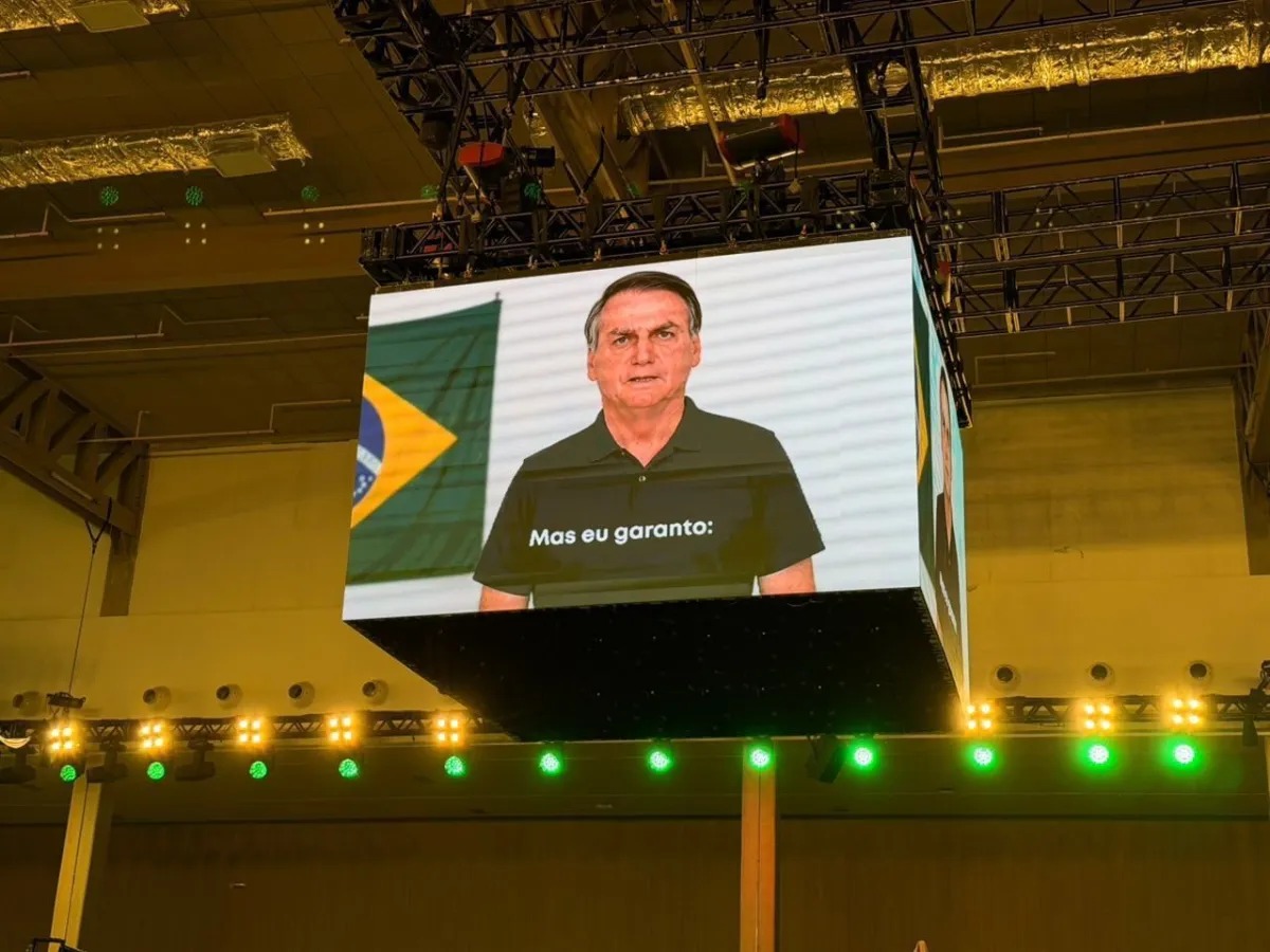flavio-diz-ao-tse-que-video-de-ia-com-bolsonaro-e-legal-e-nao-engana-o-eleitorado