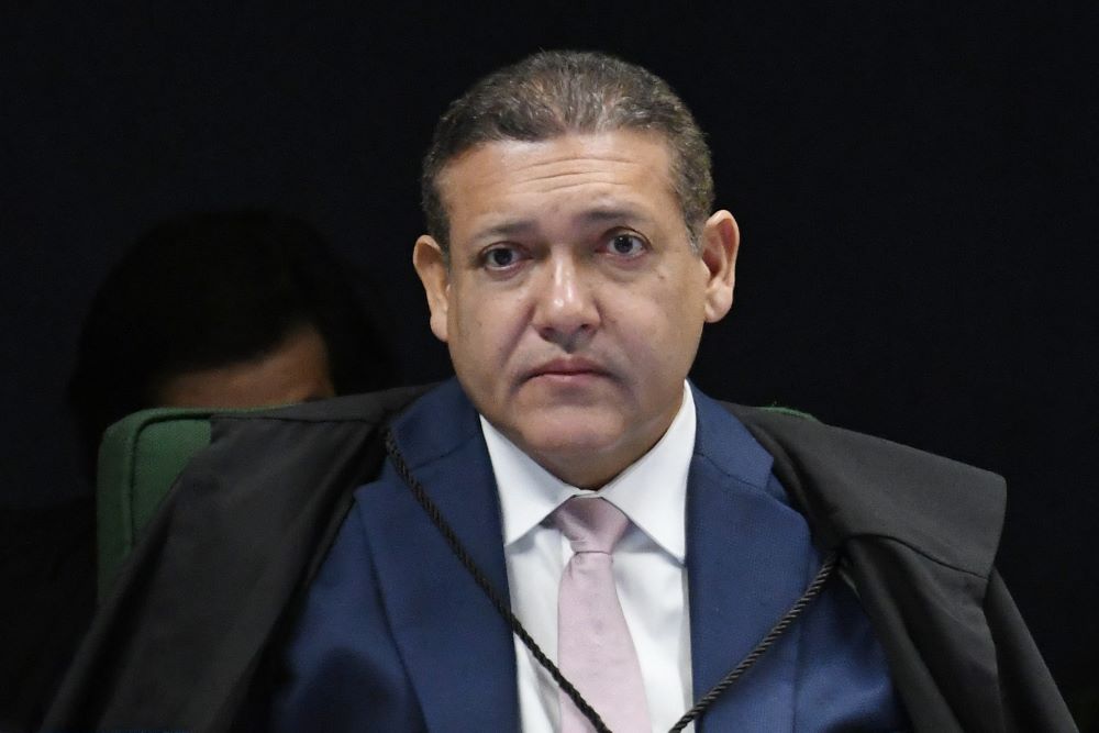 tse-afrouxa-regras-para-big-techs-em-nova-versao-de-portaria-e-concentra-decisoes-em-kassio