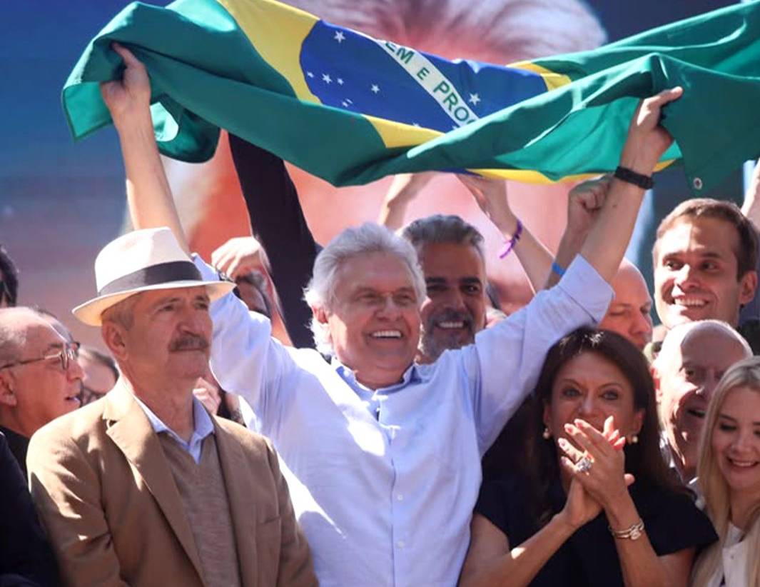 caiado-compara-lulinha-a-flavio-bolsonaro:-‘o-rei-protege-o-principe’