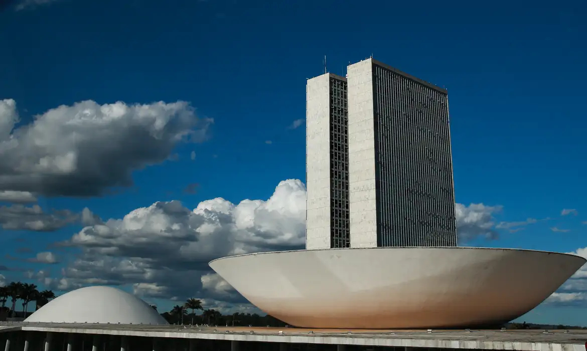 congresso-retoma-trabalhos-com-plenario-esvaziado-ate-setembro