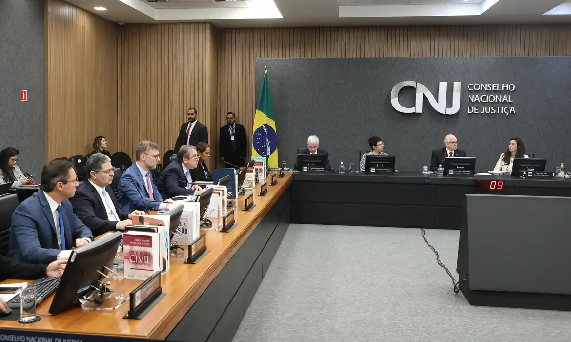 cnj-afasta-gabriela-hardt-por-dois-anos-em-caso-da-lava-jato