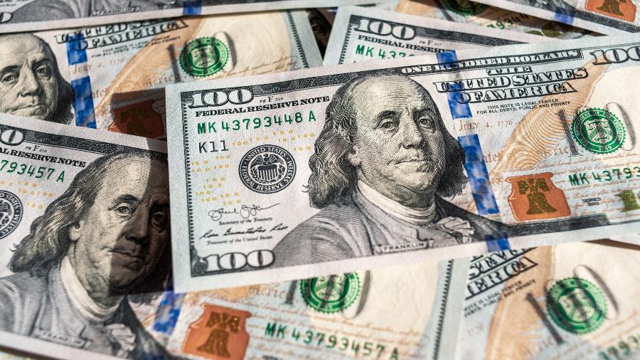 dolar-fecha-em-alta-com-guerra-no-oriente-medio-e-temor-de-sancoes-dos-eua;-bolsa-fica-estavel