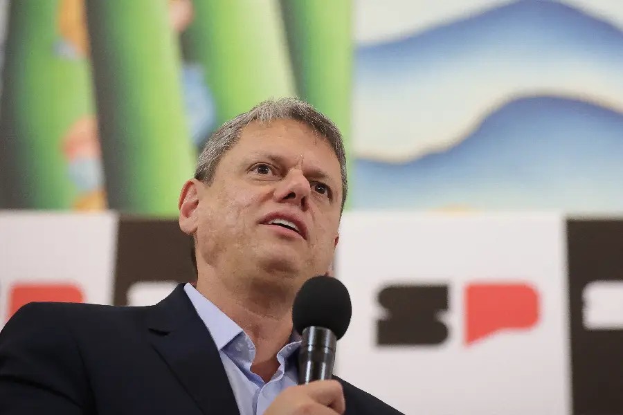 tarcisio-diz-que-hoje-nao-colocaria-bone-de-trump-e-afirma-acreditar-nas-urnas