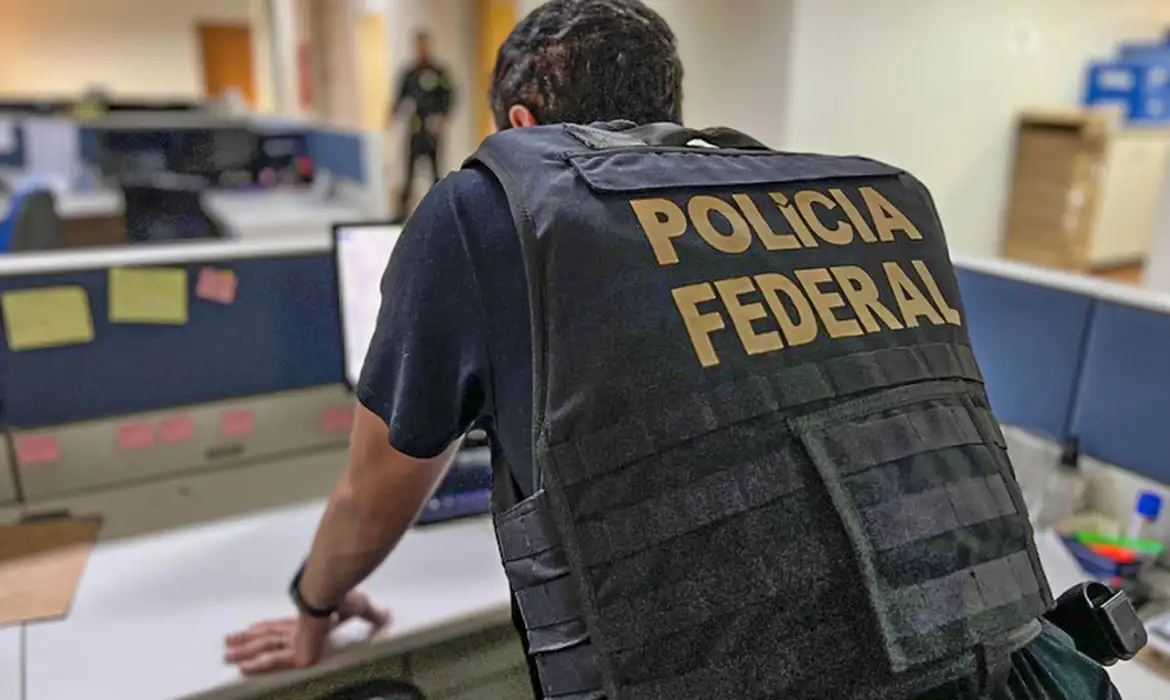 pf-vai-investigar-indicios-de-crimes-na-destinacao-de-emenda-pix,-decide-dino