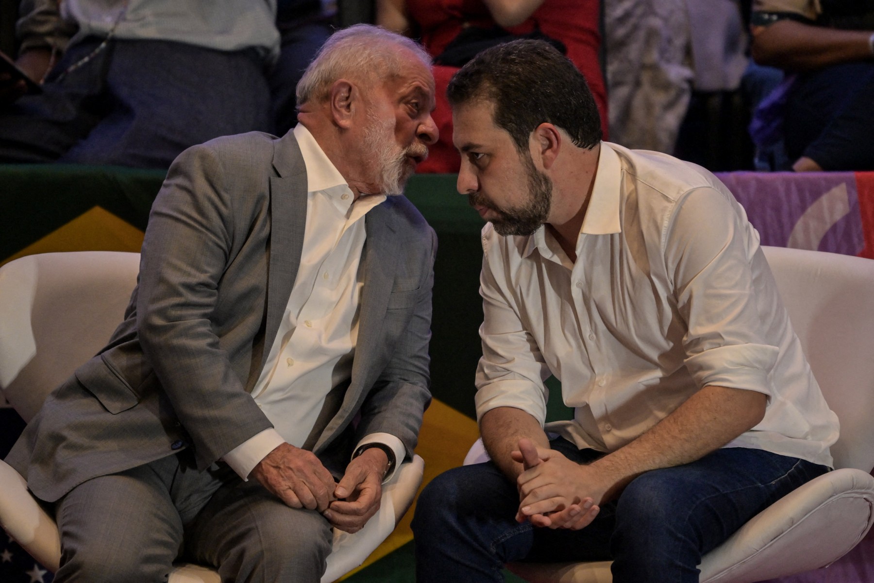 ao-lado-de-lula,-boulos-adota-discurso-do-nos-contra-eles-em-evento-do-mtst