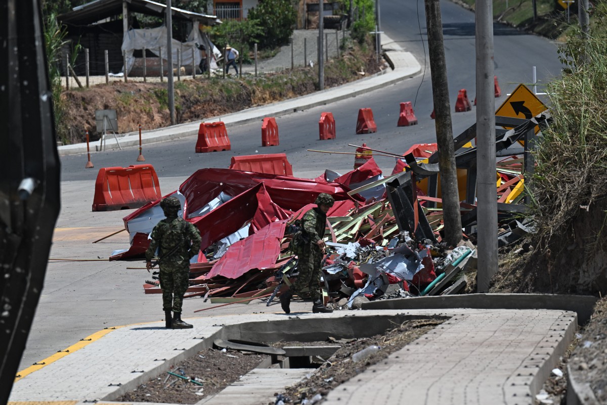 ataque-com-explosivos-e-registrado-um-dia-apos-a-posse-do-novo-presidente-da-colombia