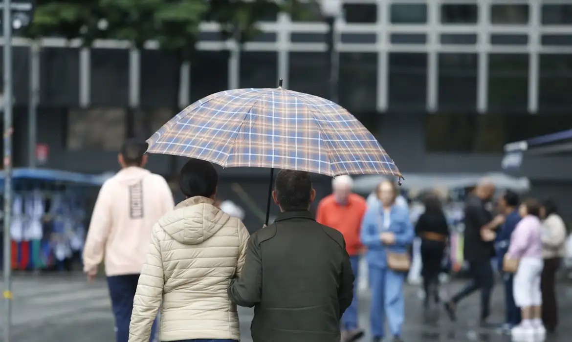 el-nino-amplia-contraste-no-tempo-e-deixa-sul-chuvoso-enquanto-centro-oeste-enfrenta-seca