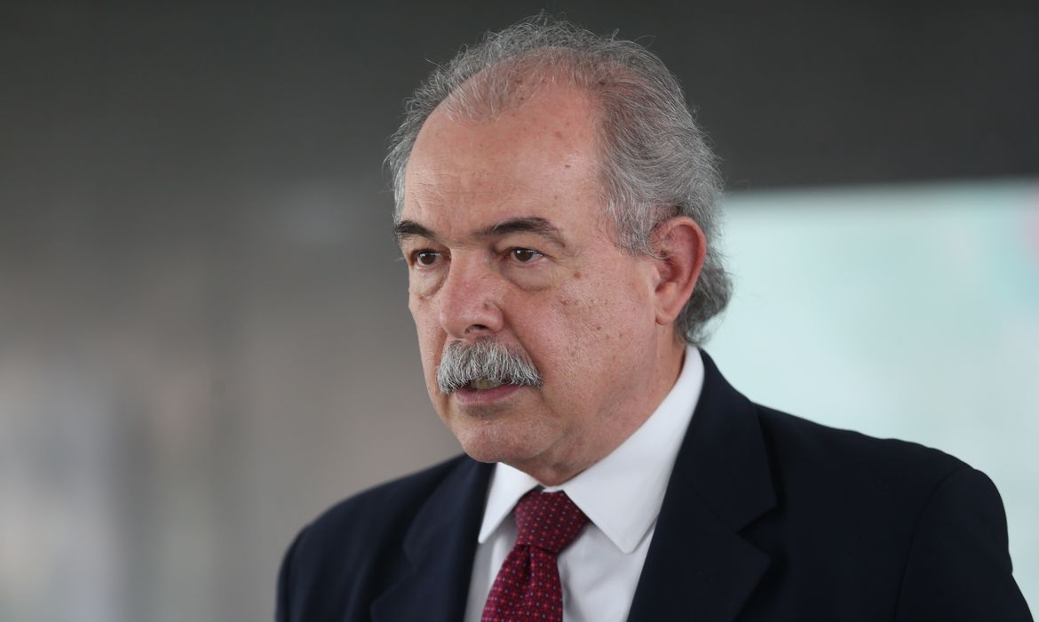 nao-ha-nenhum-dogma-no-bndes-para-vender-acoes,-afirma-mercadante