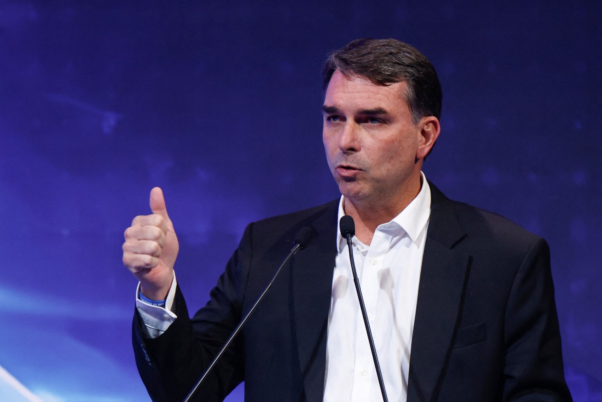 coordenador-de-flavio-bolsonaro-quer-discutir-fim-da-escala-6×1-so-apos-eleicao