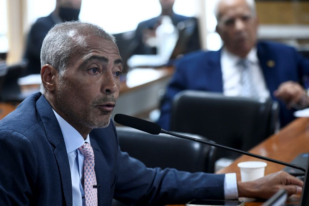 romario-anuncia-saida-do-pl-e-apoio-a-candidatura-de-eduardo-paes