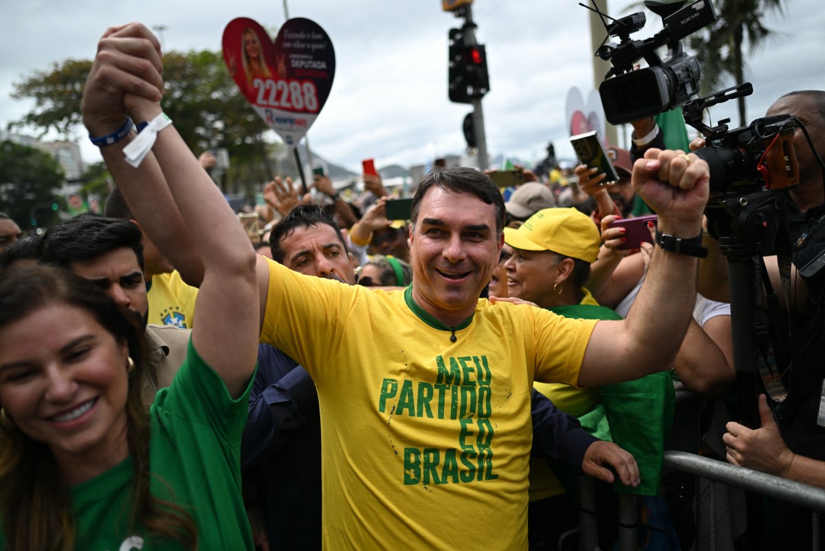 eleicoes-2026:-flavio-bolsonaro-da-inicio-a-campanha-presidencial-em-copacabana