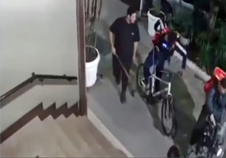 segurancas-se-entregam-apos-morte-de-ciclista-em-copacabana