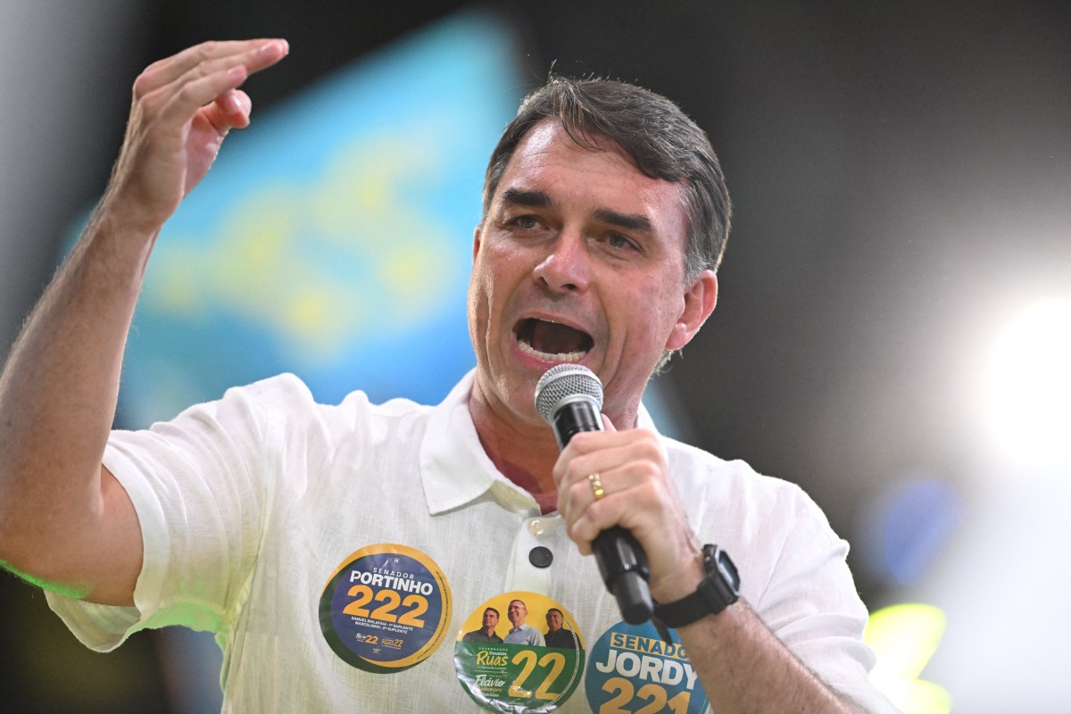 bandido-sera-tirado-de-circulacao-em-pe-ou-deitado,-diz-flavio-bolsonaro