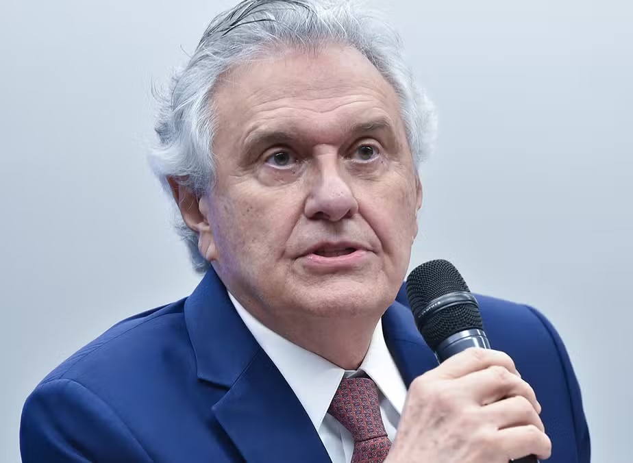 caiado-chama-adversarios-de-‘fujoes’-e-‘amareloes’-por-provavel-ausencia-em-debate-presidencial